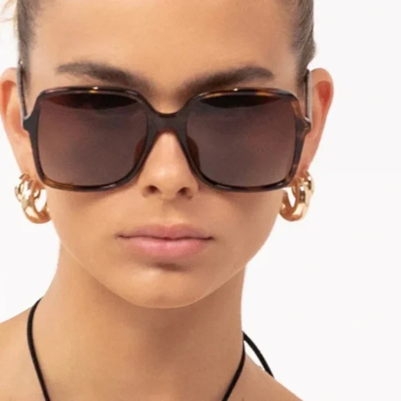 NEW! Banbe The Hutton oversized tortoise Sunnies Baby.Tortoise.Black.  main image 4